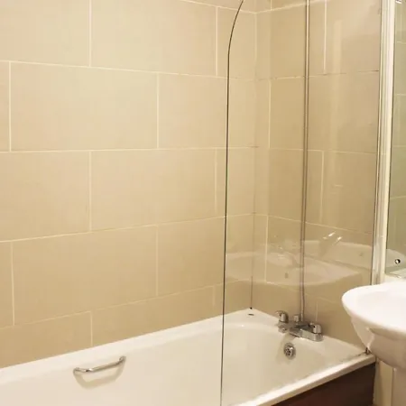 Apartment Nice Castleforbes Square Excellent Location In