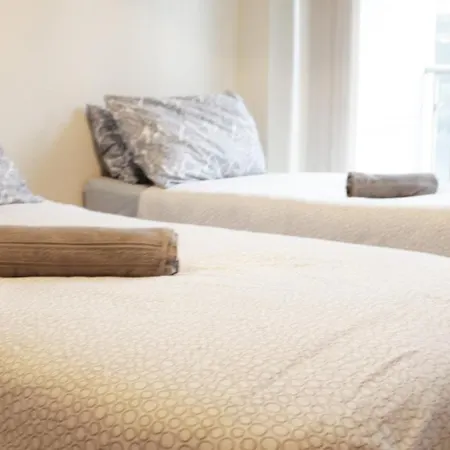 Nice Castleforbes Square Excellent Location In *